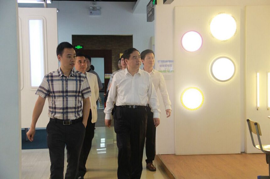參觀展廳.jpg